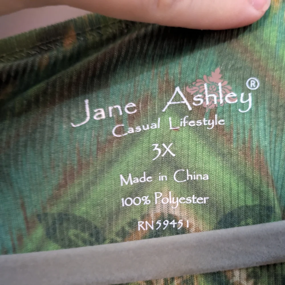 Jane Ashley Green Patterned Women's Top, size 3X - Picture 2 of 9